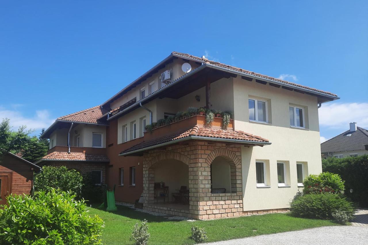 Mediterrania Apartment Keszthely Ngoại thất bức ảnh