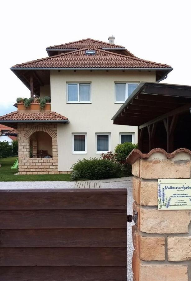 Mediterrania Apartment Keszthely Ngoại thất bức ảnh